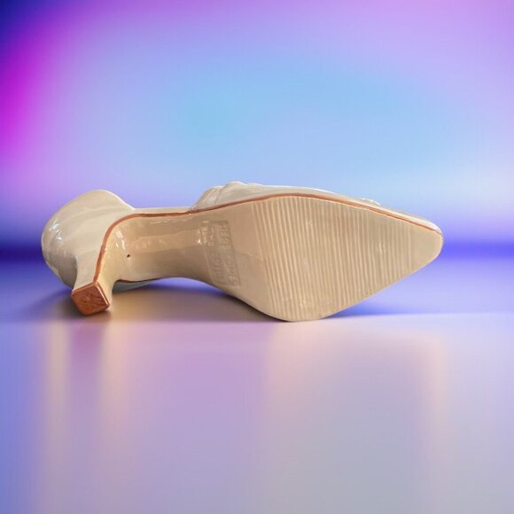 Here Comes the Bride Diane’s Happy Toes Votive Candle Porcelain Wedding 5" x 8" - Picture 7 of 16